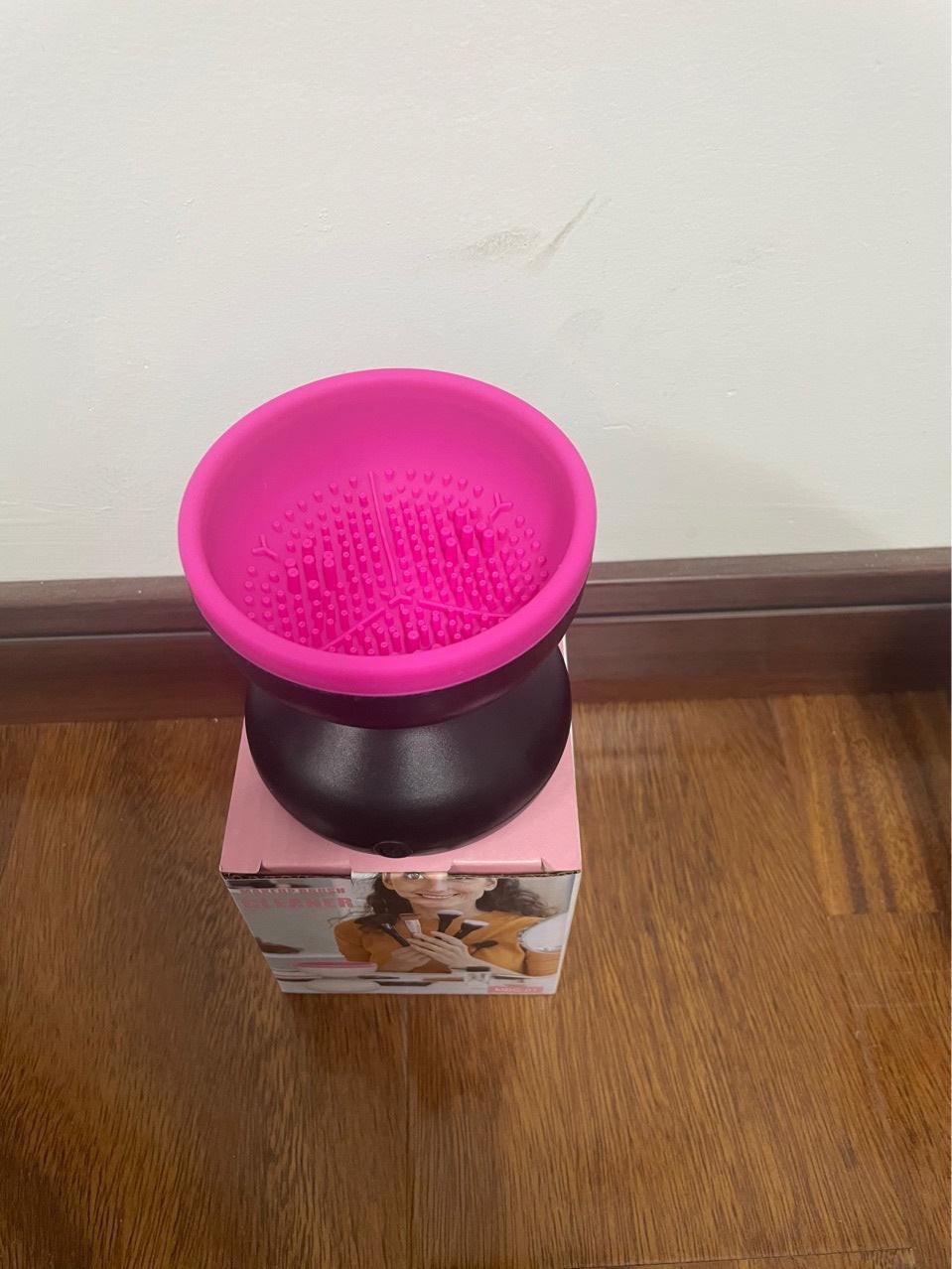 Electric Rechargeable Makeup Tools Cleaning Gadget.