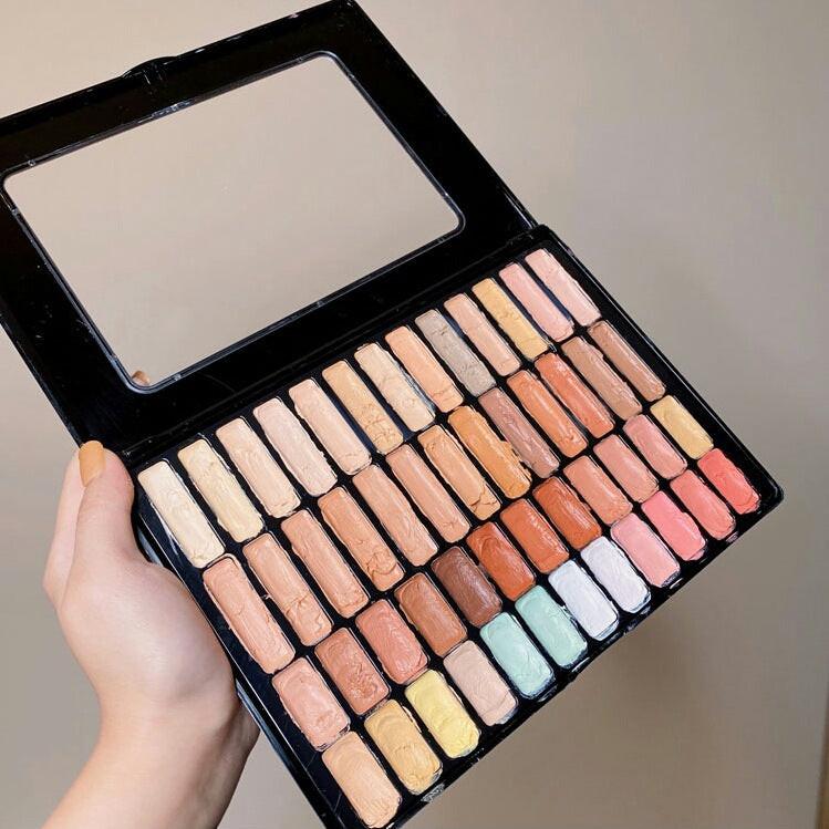 50 Color Concealer Disc Covers Dark Circles And Redness.