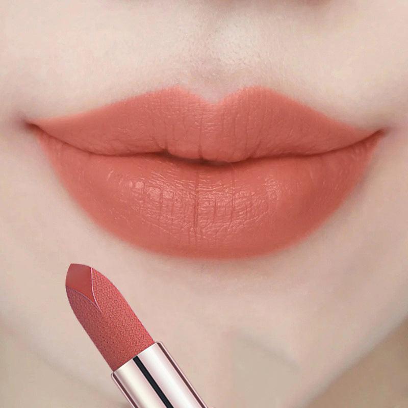 Fade Don't Stick To A Waterproof Raincoat Lipstick.