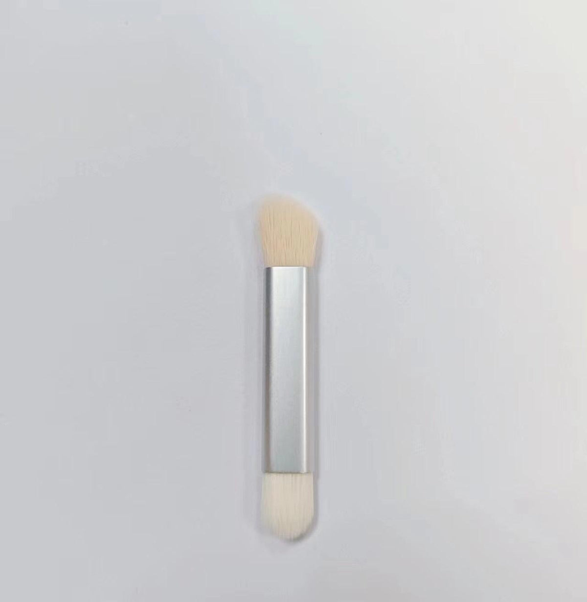 Portable Double-effect Double-headed Nylon Eye Shadow Brush.