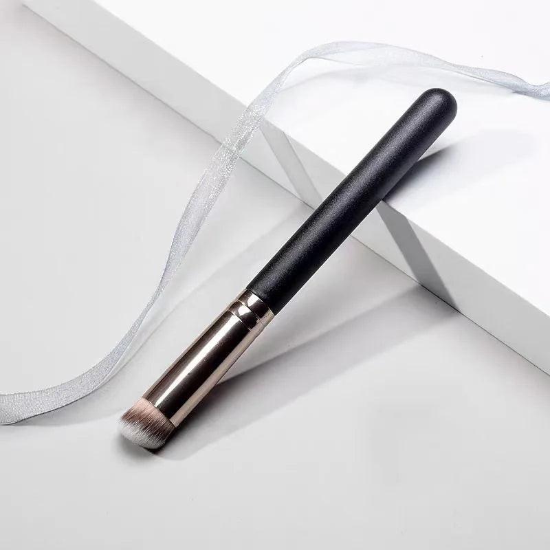 Foundation Concealer Brush, Premium Contour Blusher Brushes, Flawless Under Eye Dense Face Makeup Brush For Blending.