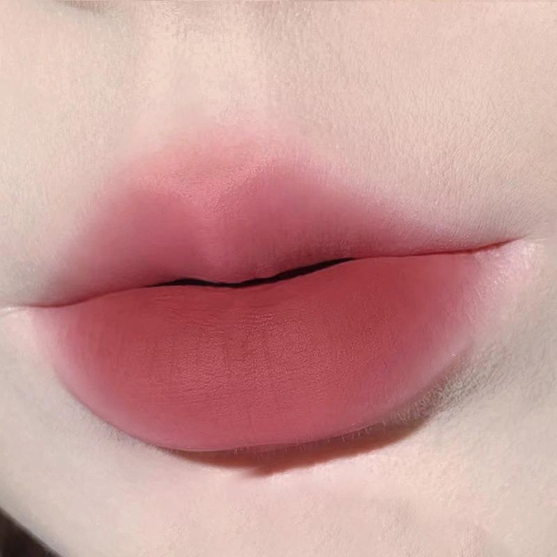 Light Sweet Rain Mist Matte Lip Gloss Fog Surface.