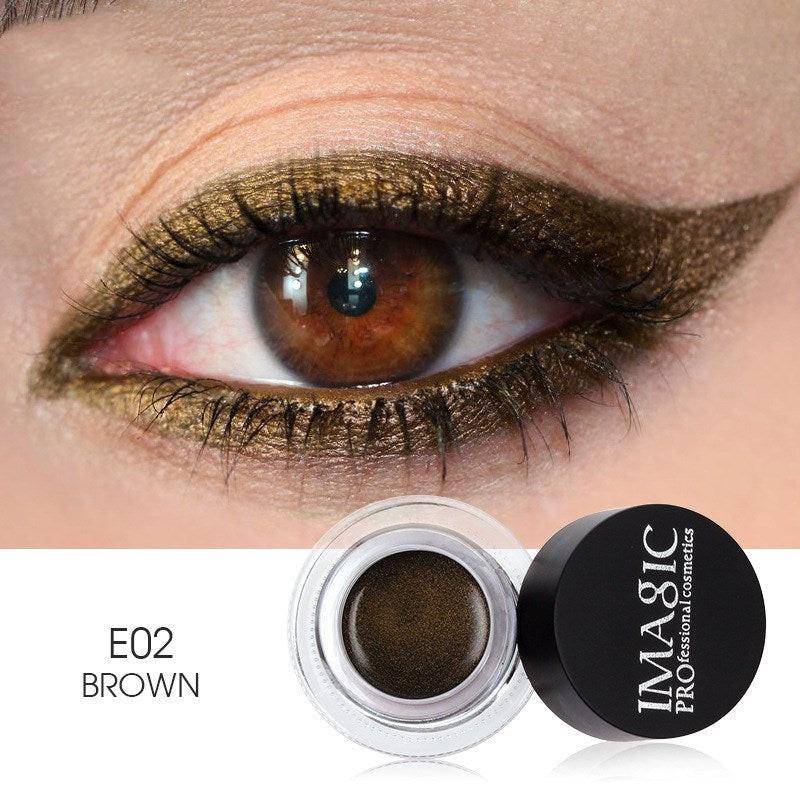 Big eye makeup with brush eyeliner.