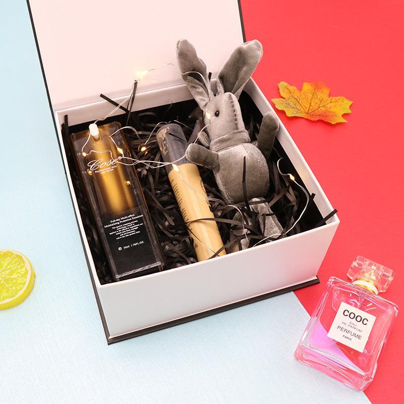 Clamshell Gift Box Lipstick Cosmetics White Packaging Box Square Gift Box.
