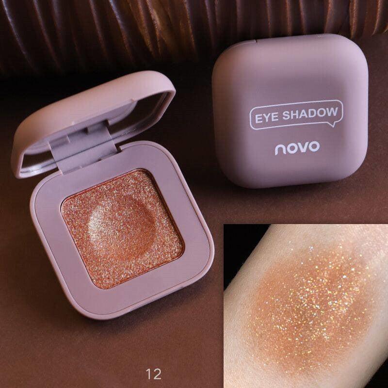 NOVO monochrome eye shadow.