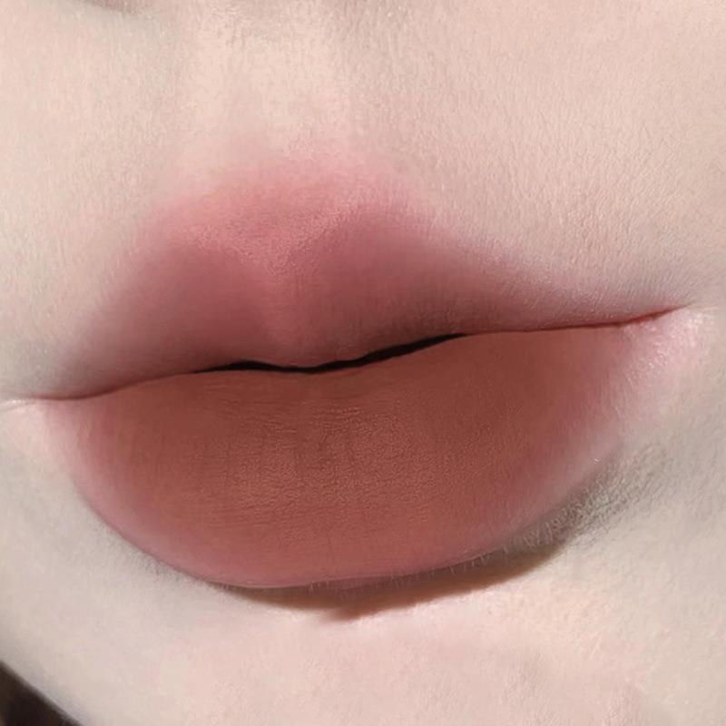 Light Sweet Rain Mist Matte Lip Gloss Fog Surface.