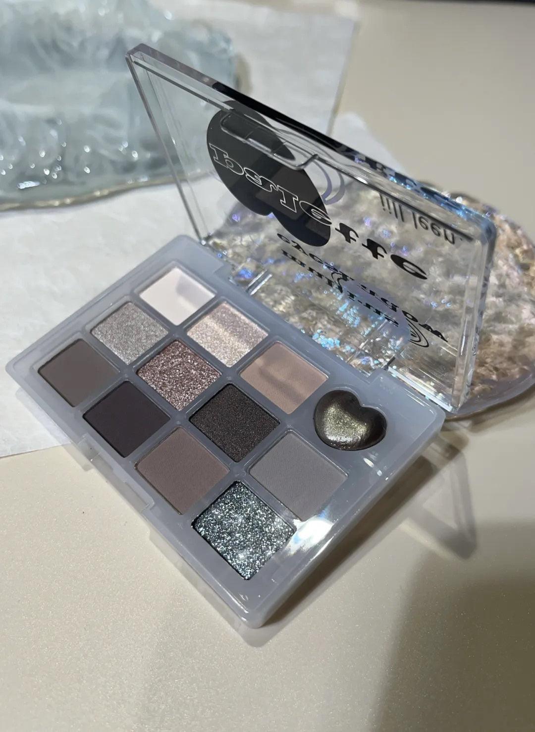 Beautiful Eye Shadow Plate Makeup Twelve Color Earth Tone.