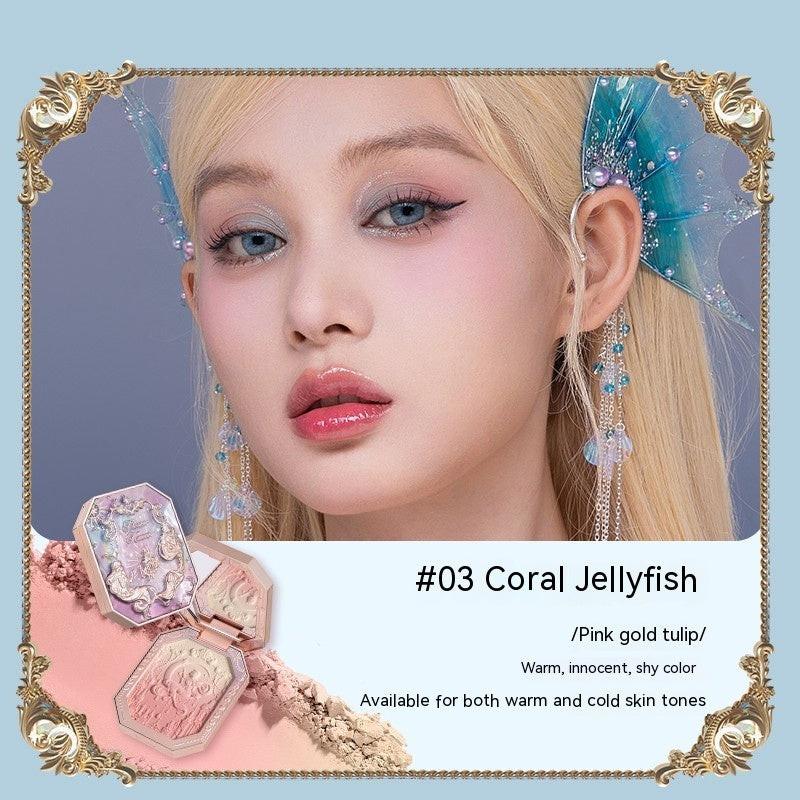 Tri Color Gradient Powder Blusher Matte.