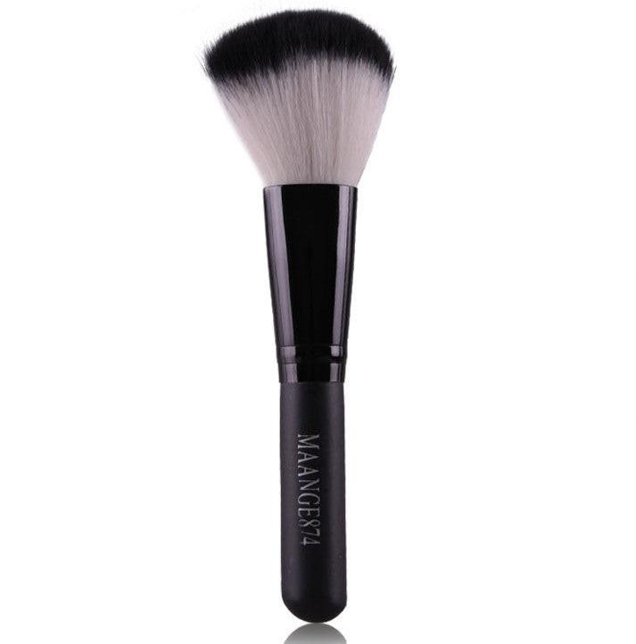 Round head blush makeup brush.