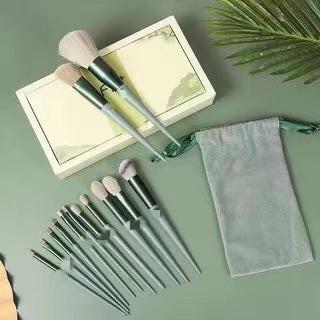 13Pcs Makeup Brush Set Make Up Concealer Brush Blush Powder Brush Eye Shadow Highlighter Foundation Brush Cosmetic Beauty Tools.