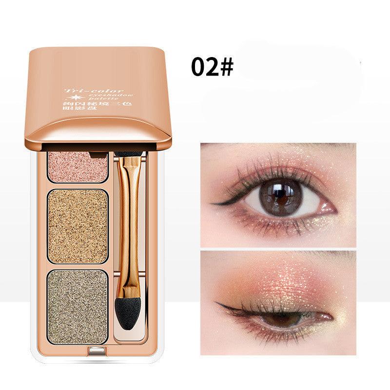 Three Color Eye Shadow Plate With Pearly Light.