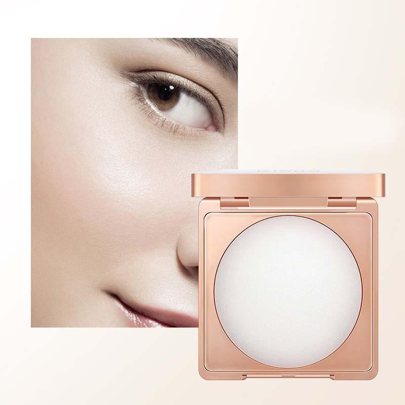 Fine Pearl Natural Silky Matte Setting Powder.